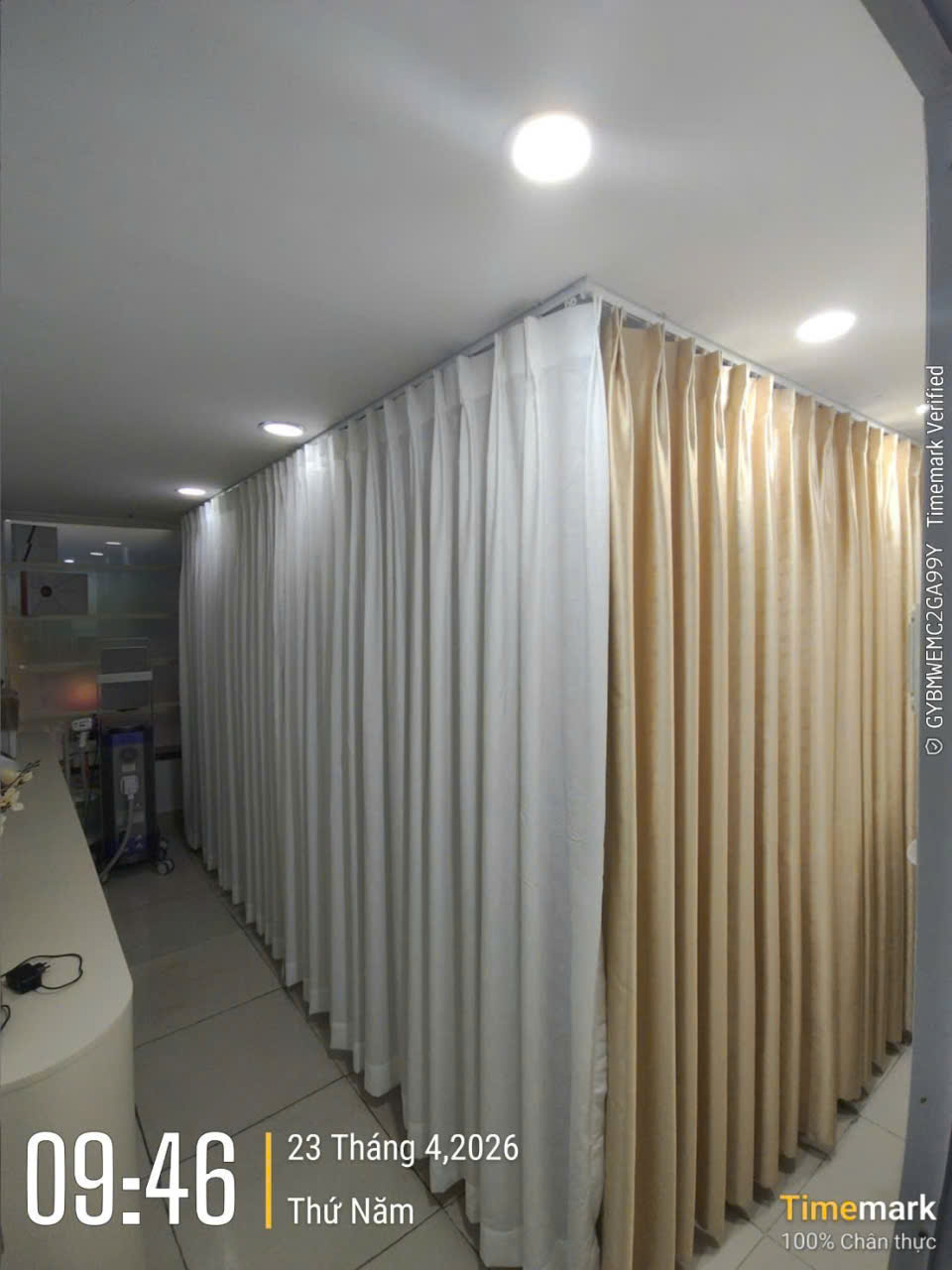 Thi công rèm vải ngăn không gian trong nhà